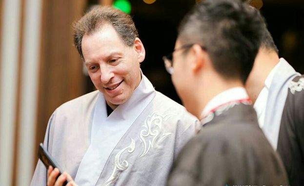 現(xiàn)場(chǎng)翻譯英語(yǔ)陪同翻譯一天要多少錢(qián)？