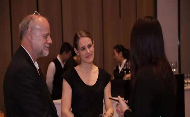 英語(yǔ)同聲傳譯各地收費(fèi)標(biāo)準(zhǔn) 每天大概多少錢(qián)