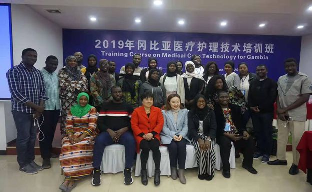 商務(wù)陪同翻譯收費(fèi)標(biāo)準(zhǔn)價格