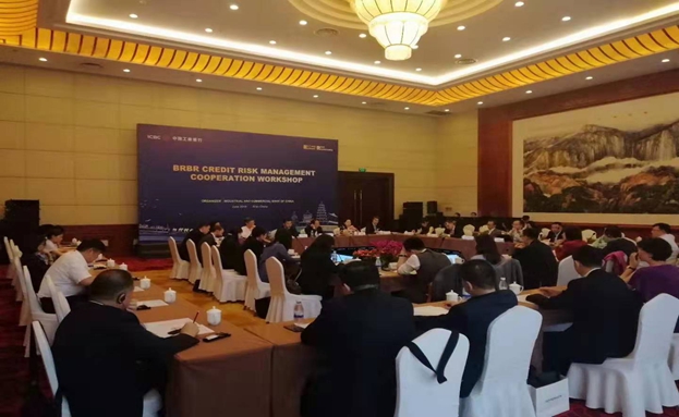 日語(yǔ)口譯一天多少錢？受哪些因素的影響？